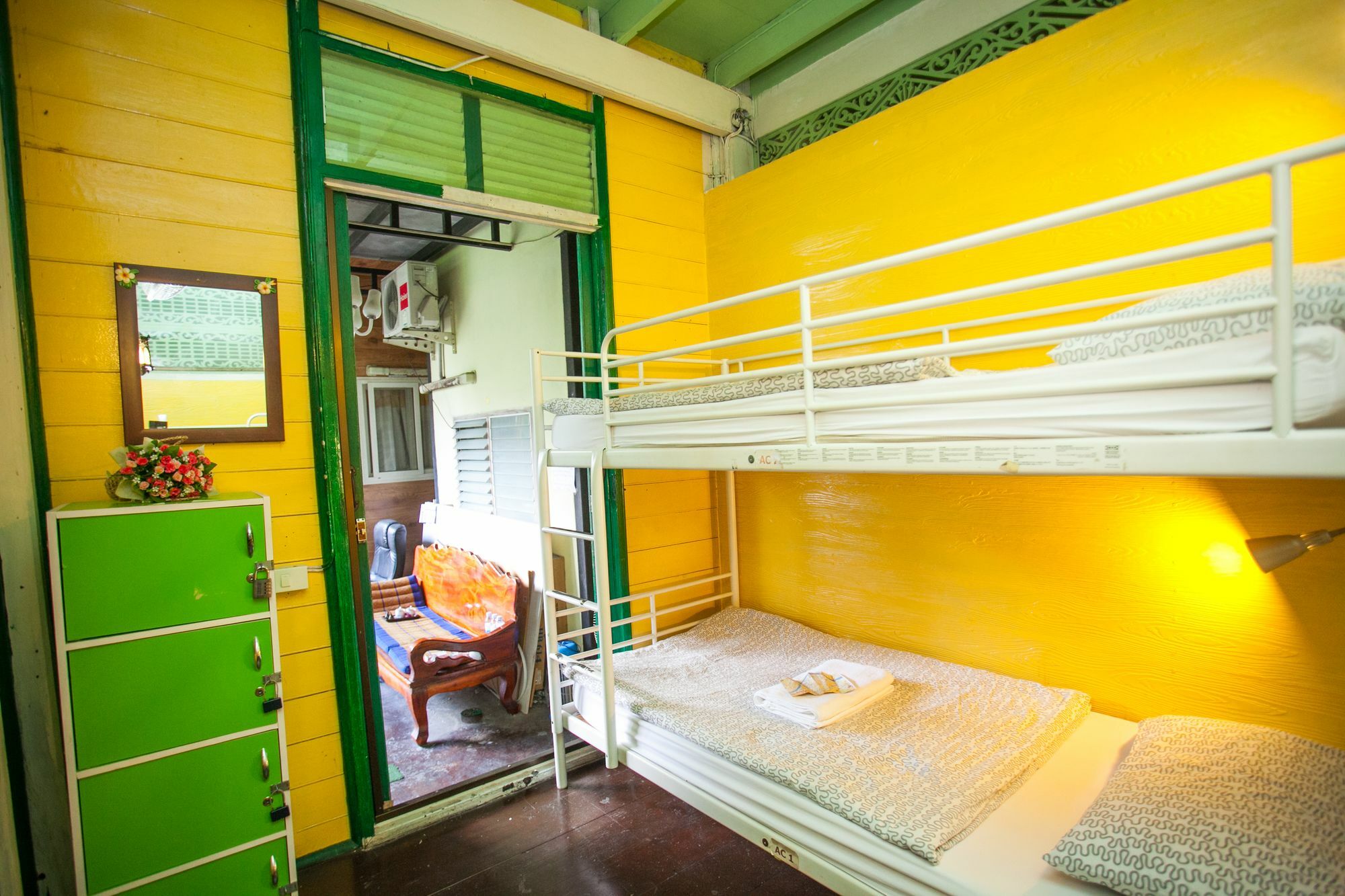 Laksameenarai Guesthouse - Hostel/Backpacker Accommodation Bangkok Eksteriør bilde
